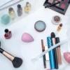 Flexico plastic zakjes en verpakkingen voor de cosmetica-industrie, inclusief producten zoals make-up kwasten, nagellak en cosmetische accessoires. Milieuvriendelijke voedselverpakkingen op maat, ideaal voor het bewaren van de versheid en kwaliteit van cosmetische producten.